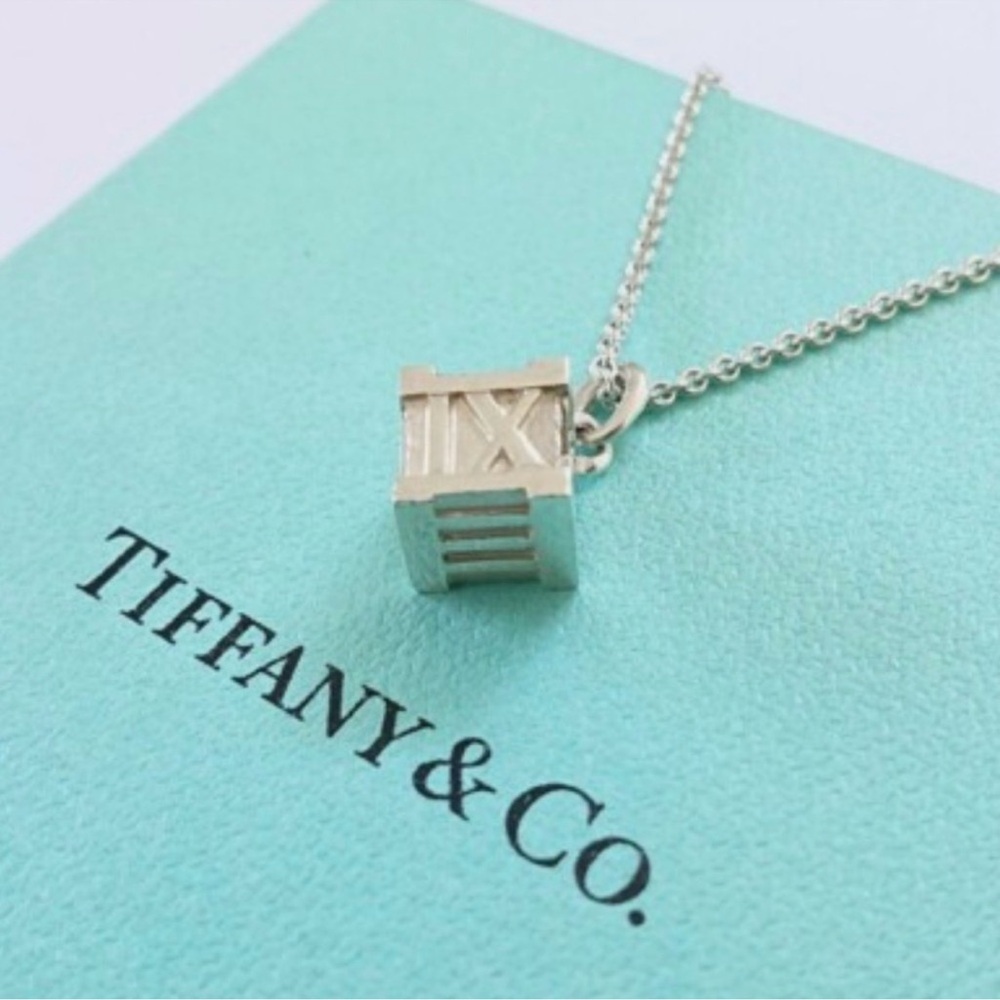 ⭐️SALE⭐️Tiffany & Co. Sterling Silver 925 Necklace w/ ATLAS Cube and Tiffany Box